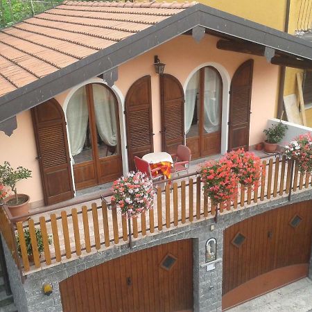 Chalet Con Piscina Garzeno ภายนอก รูปภาพ