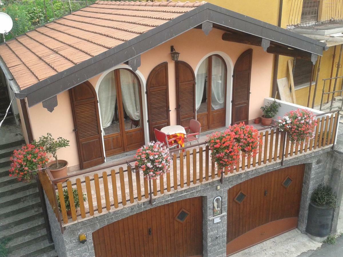 Chalet Con Piscina Garzeno ภายนอก รูปภาพ