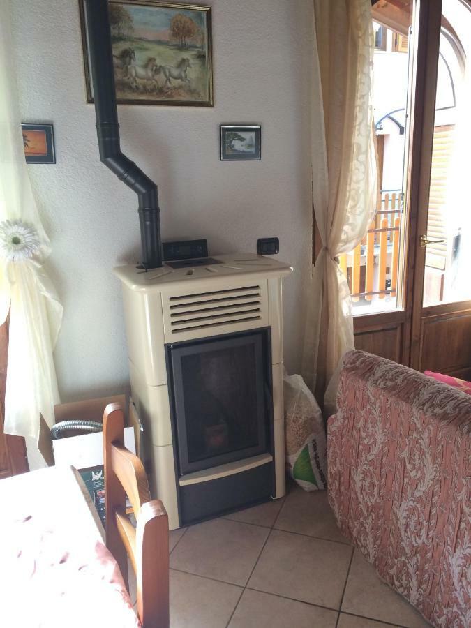 Chalet Con Piscina Garzeno ภายนอก รูปภาพ