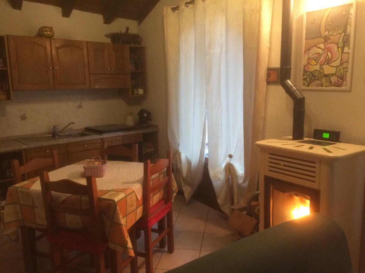 Chalet Con Piscina Garzeno ภายนอก รูปภาพ