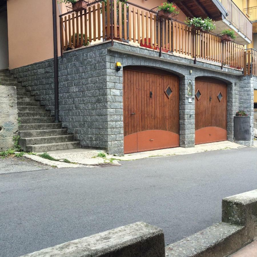 Chalet Con Piscina Garzeno ภายนอก รูปภาพ