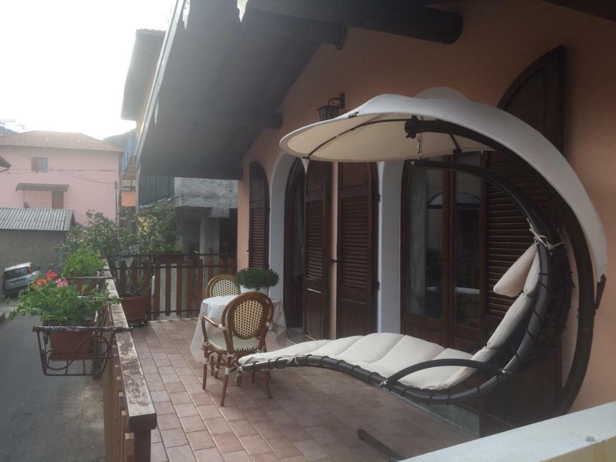Chalet Con Piscina Garzeno ภายนอก รูปภาพ